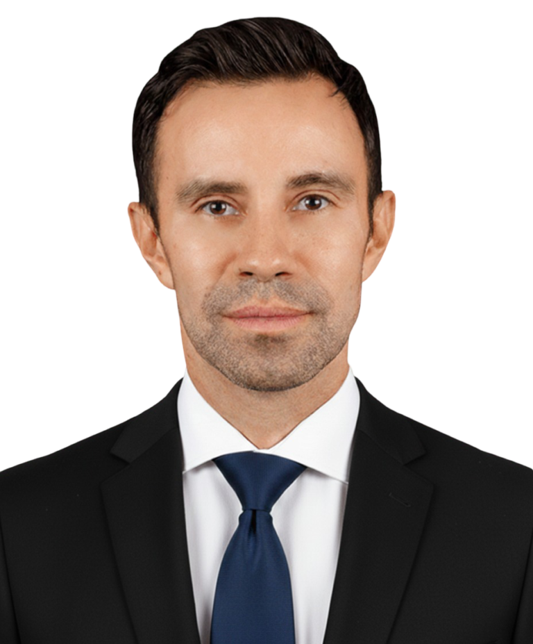 Camilo Espinosa - Abogado de inmigración en LOIGICA